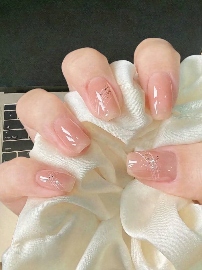 mẫu nail nhẹ nhàng cho học sinh