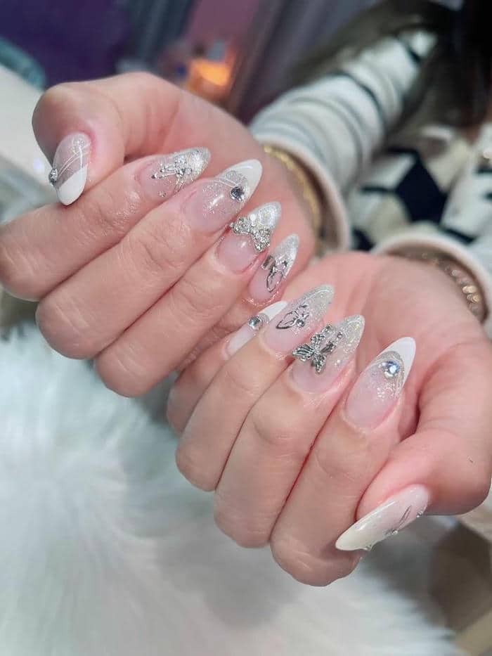 mẫu nail nhẹ nhàng sang chảnh
