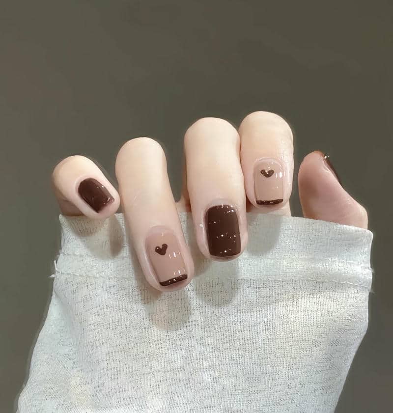 màu nail nhẹ nhàng tôn da
