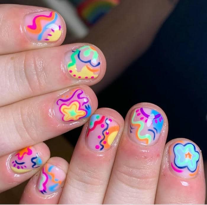 mẫu nail nhiều màu đơn giản