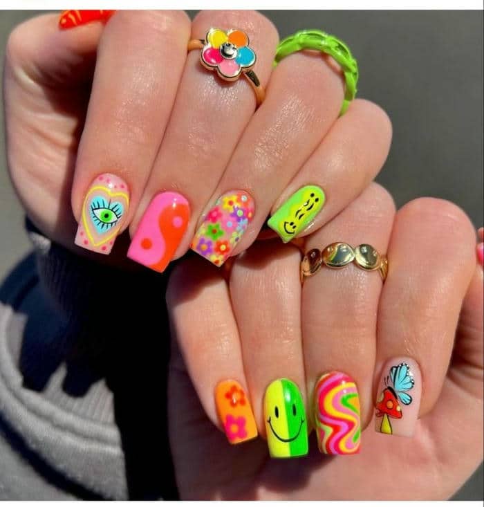 mẫu nail nhiều màu