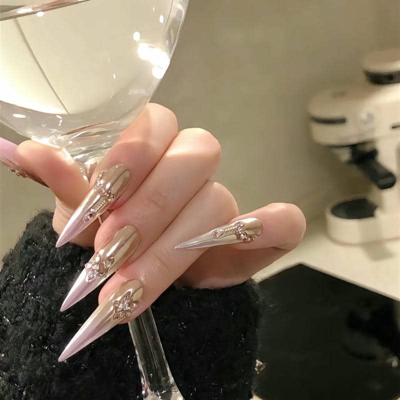 mẫu nail nhọn đính đá