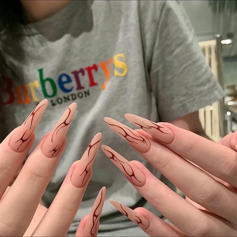 mẫu nail nhọn đơn giản