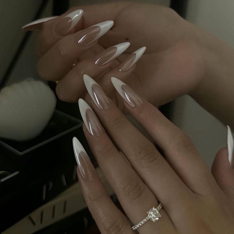 mẫu nail nhọn trắng