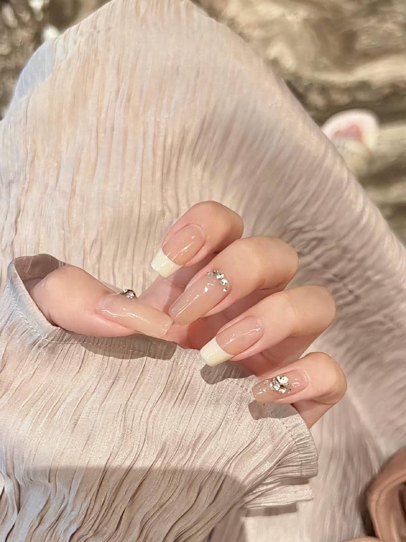 mẫu nail noel đơn giản