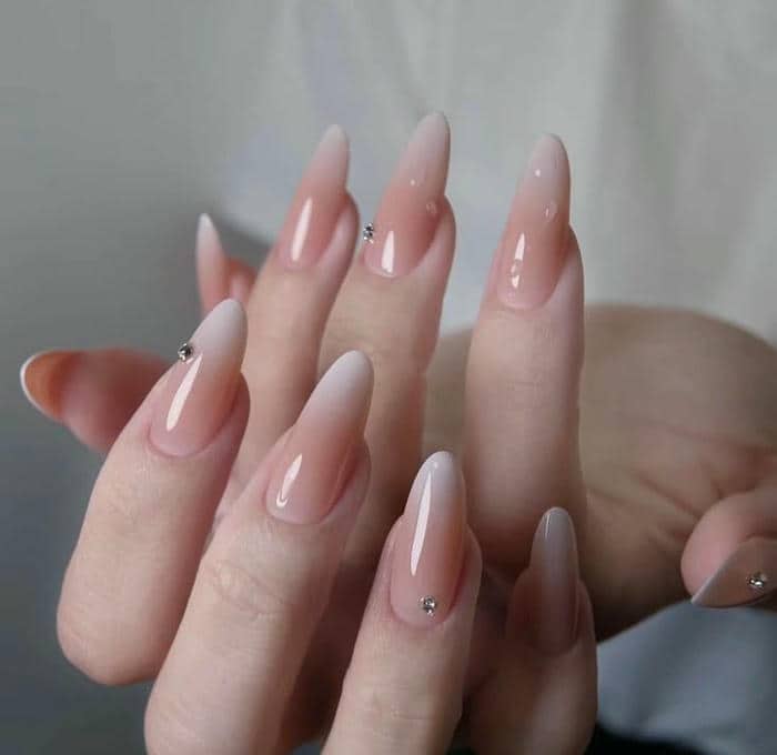 mẫu nail ombre nhẹ nhàng