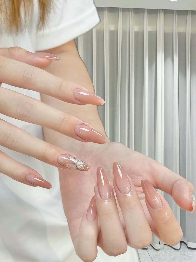 màu nail sáng da