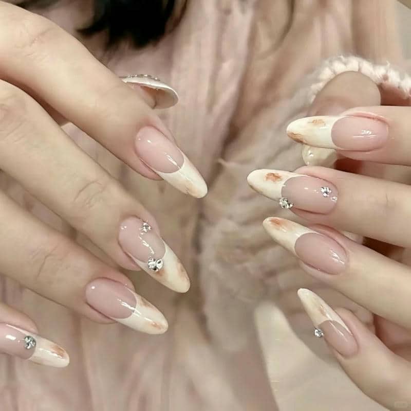 mẫu nail sơn đầu móng loang
