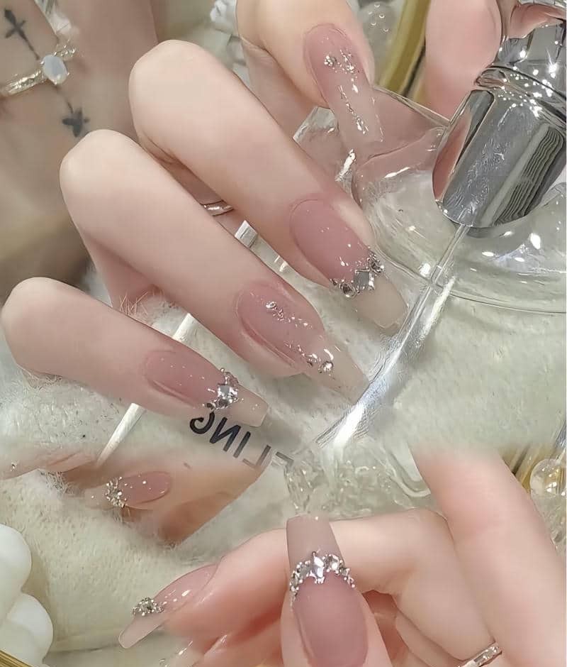mẫu nail thạch đính đá