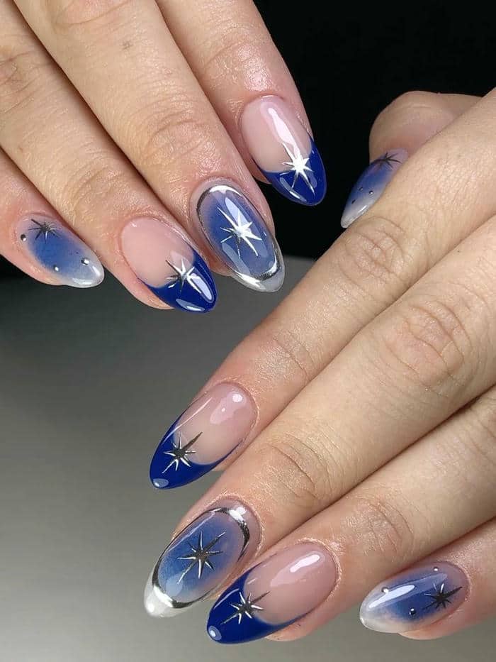 mẫu nail tông màu xanh dương đậm