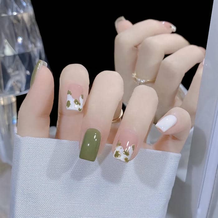 mẫu nail tông màu xanh trắng