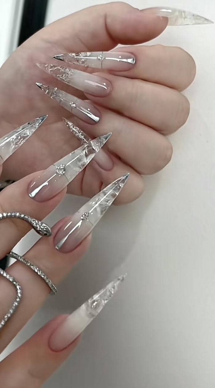 mẫu nail trong suốt đẹp'