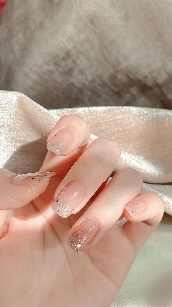 mẫu nail trong suốt kim tuyến