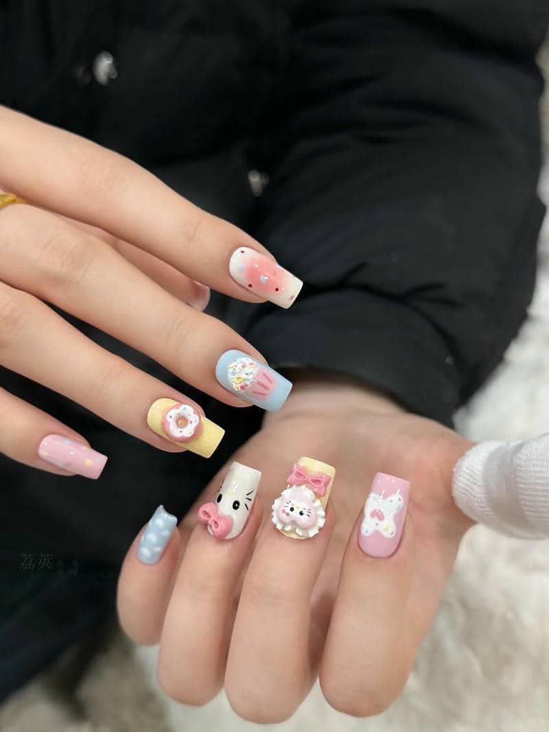 mẫu nail vẽ hello kitty đáng yêu