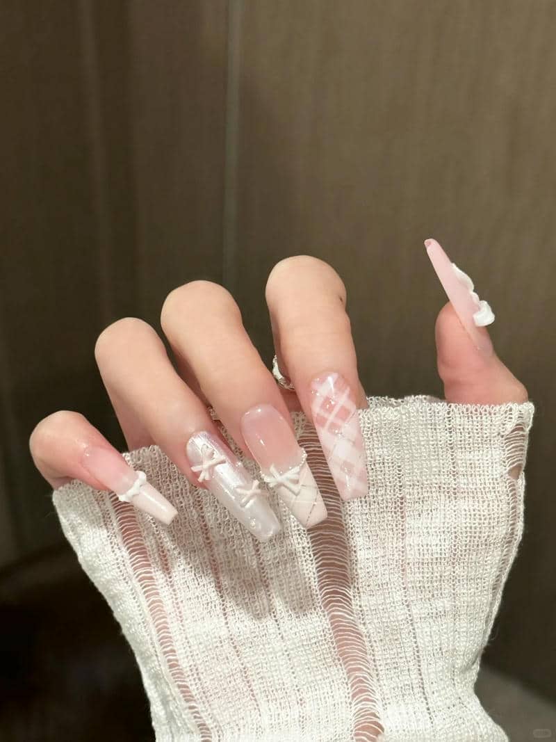 nail bánh bèo màu hồng