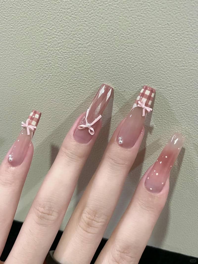 nail caro hồng