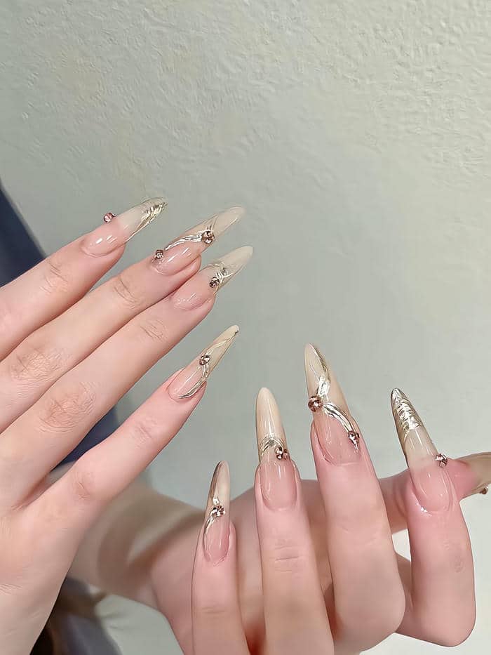 nail cô dâu màu trắng đính đá