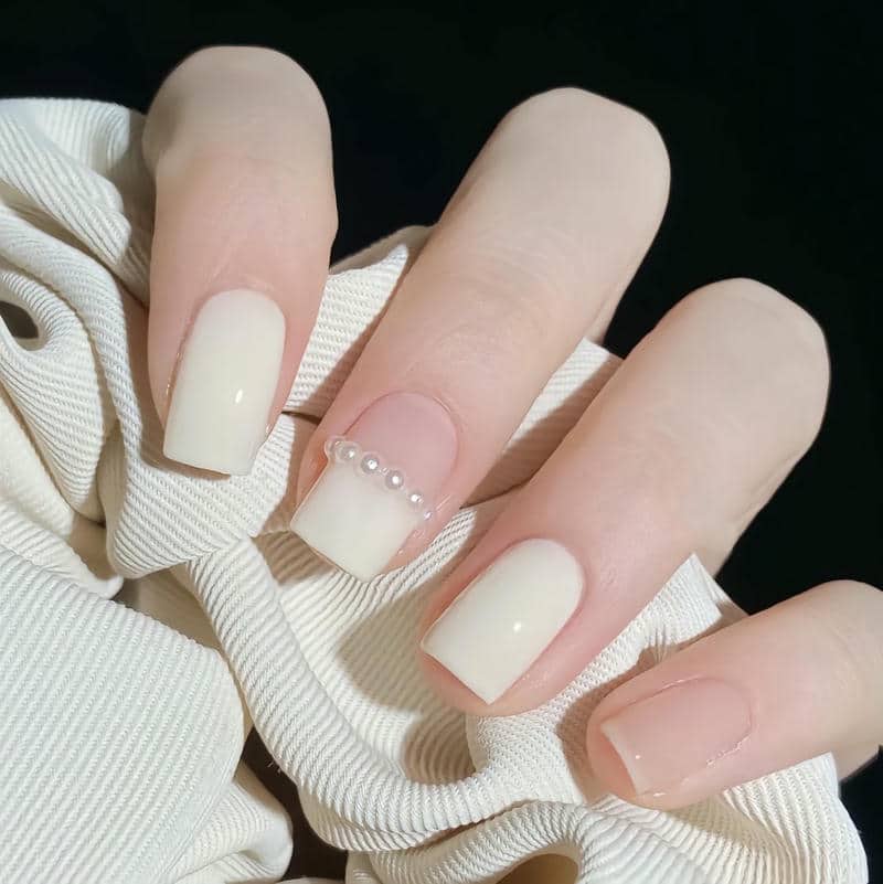 nail cô dâu màu trắng đơn giản