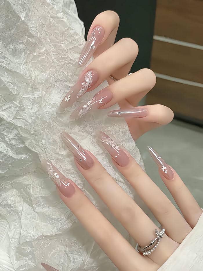nail cô dâu móng nhọn