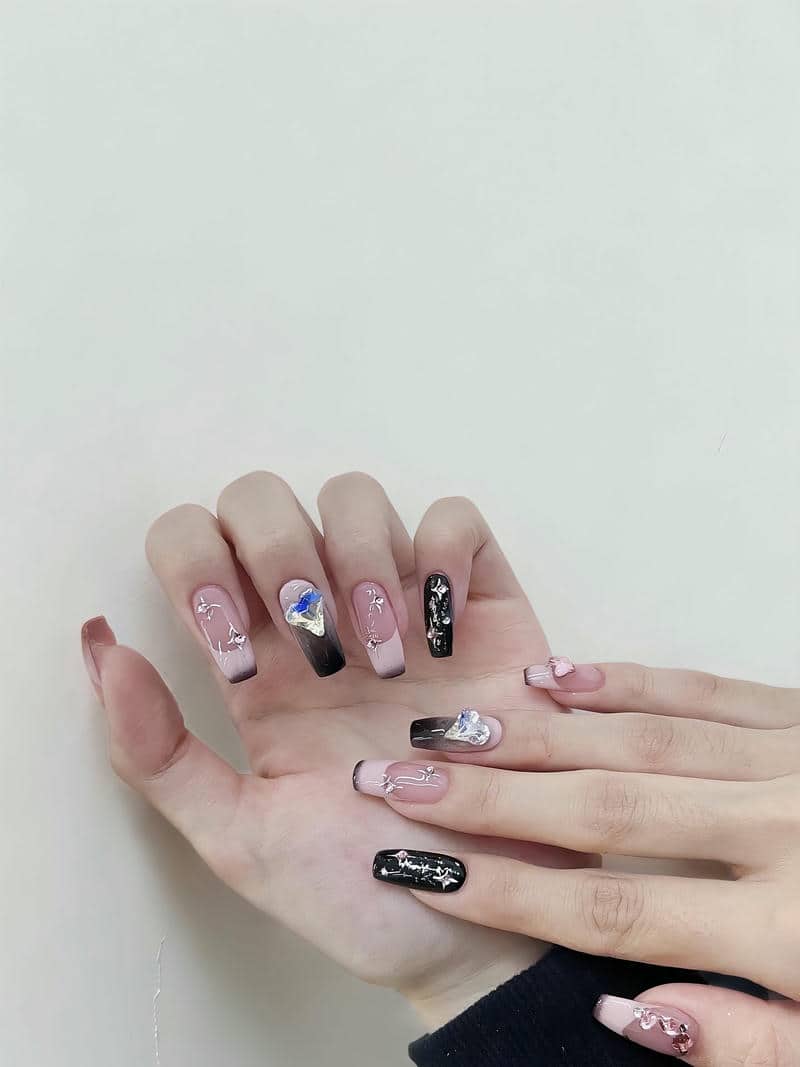 nail đen hồng