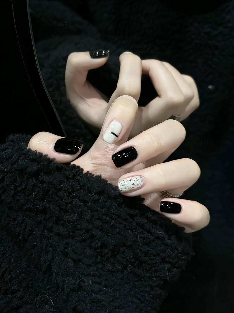 nail đen trắng cute