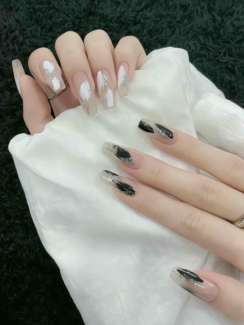 nail đen trắng cute