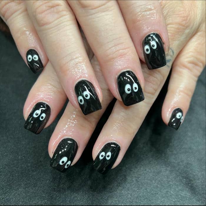 nail đen vẽ