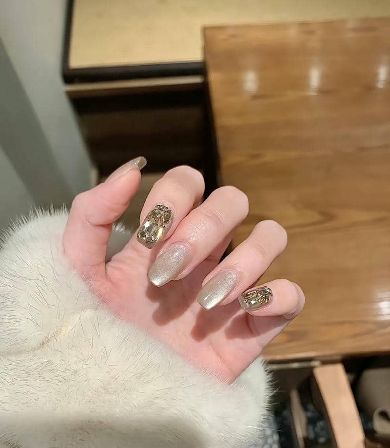 nail đính đá đơn giản, sang chảnh