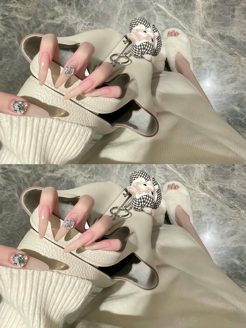nail đính đá đơn giản