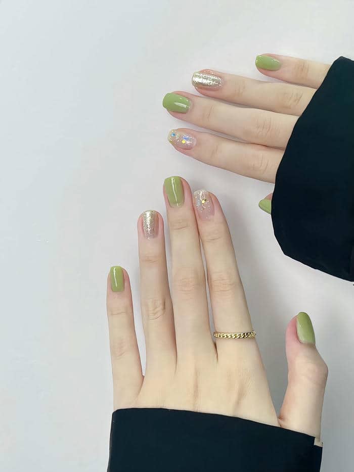 nail đơn giản màu xanh pastel