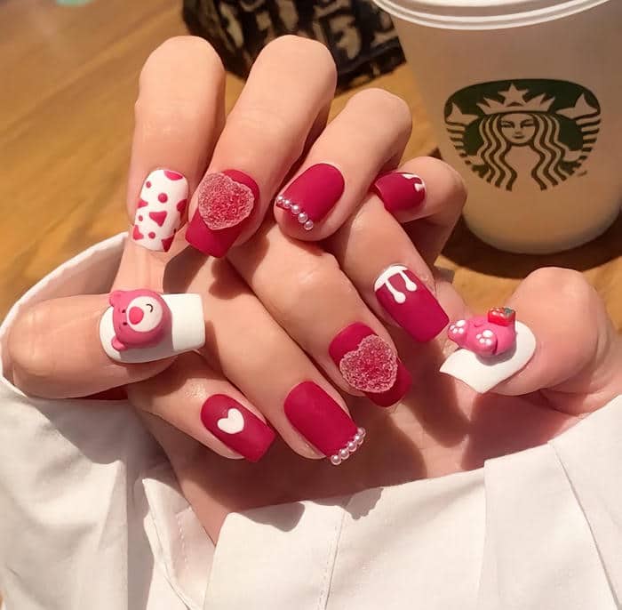 nail gấu dâu đơn giản