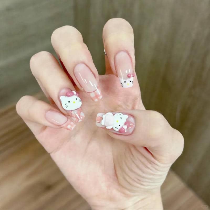 nail hello kitty