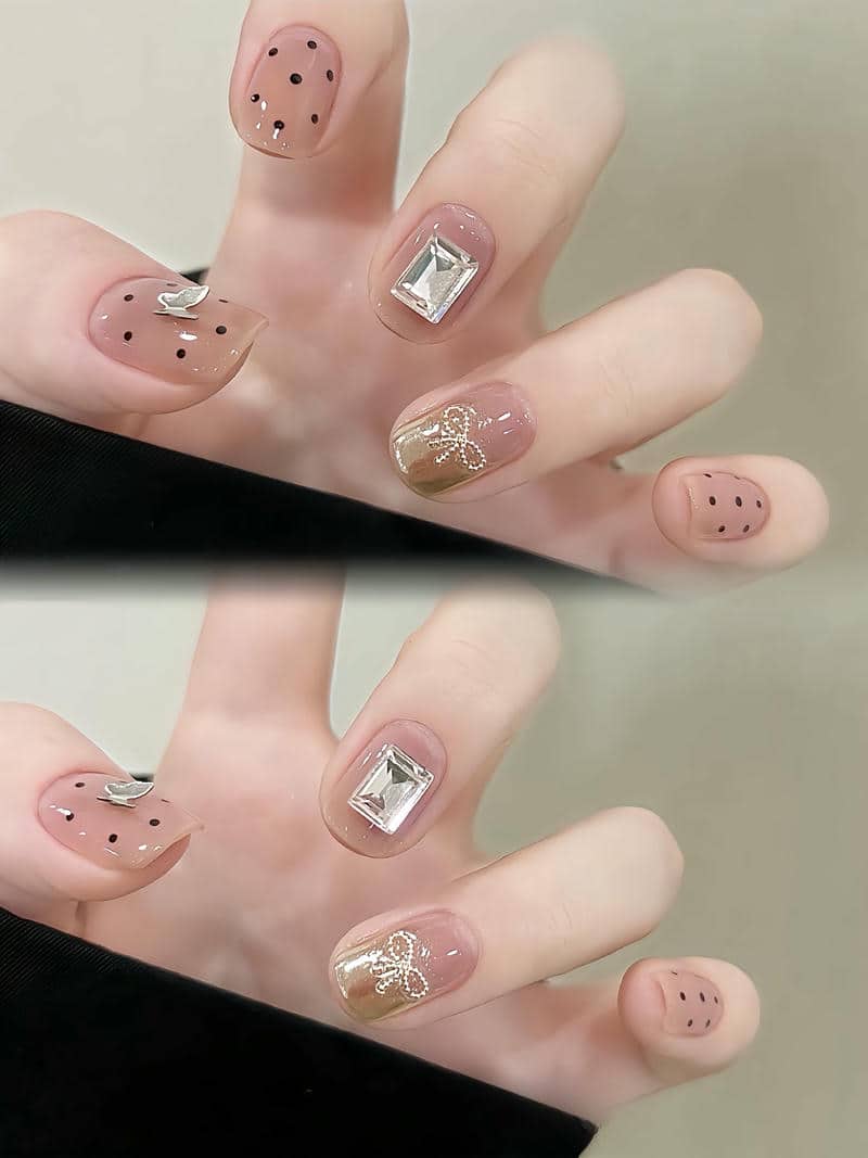 nail học sinh đính đá đơn giản
