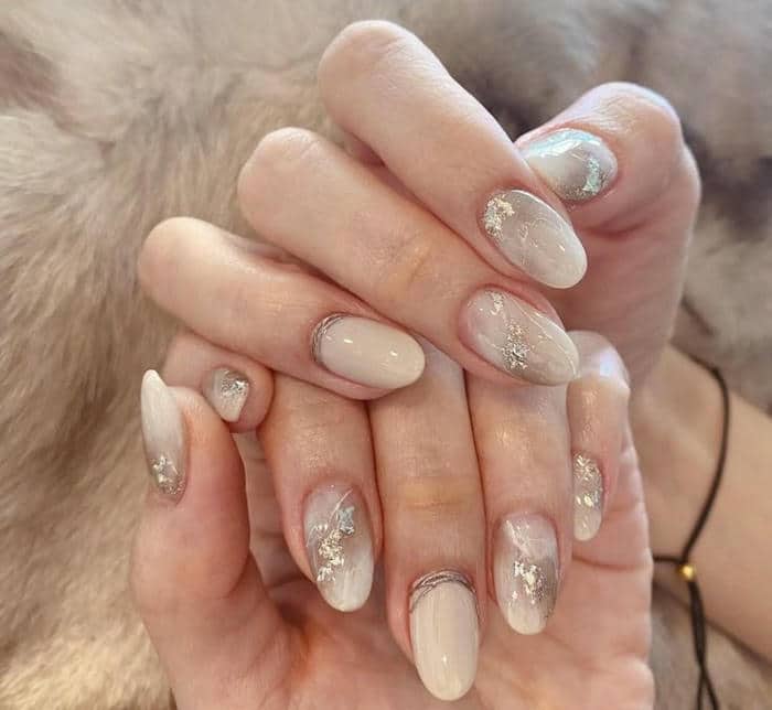 nail loang vân đá màu trắng đơn giản