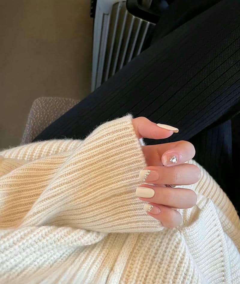 nail màu trắng đục
