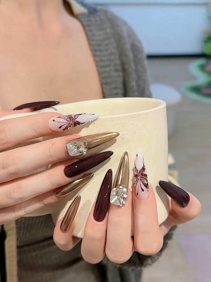 nail màu vàng nâu