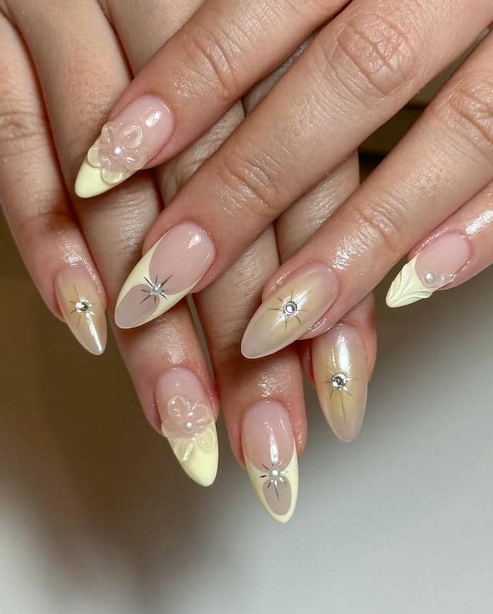 nail màu vàng nhạt đơn giản