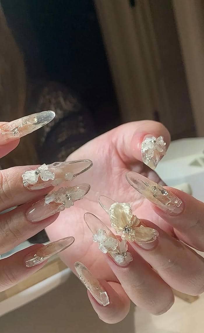 nail màu vàng sang chảnh