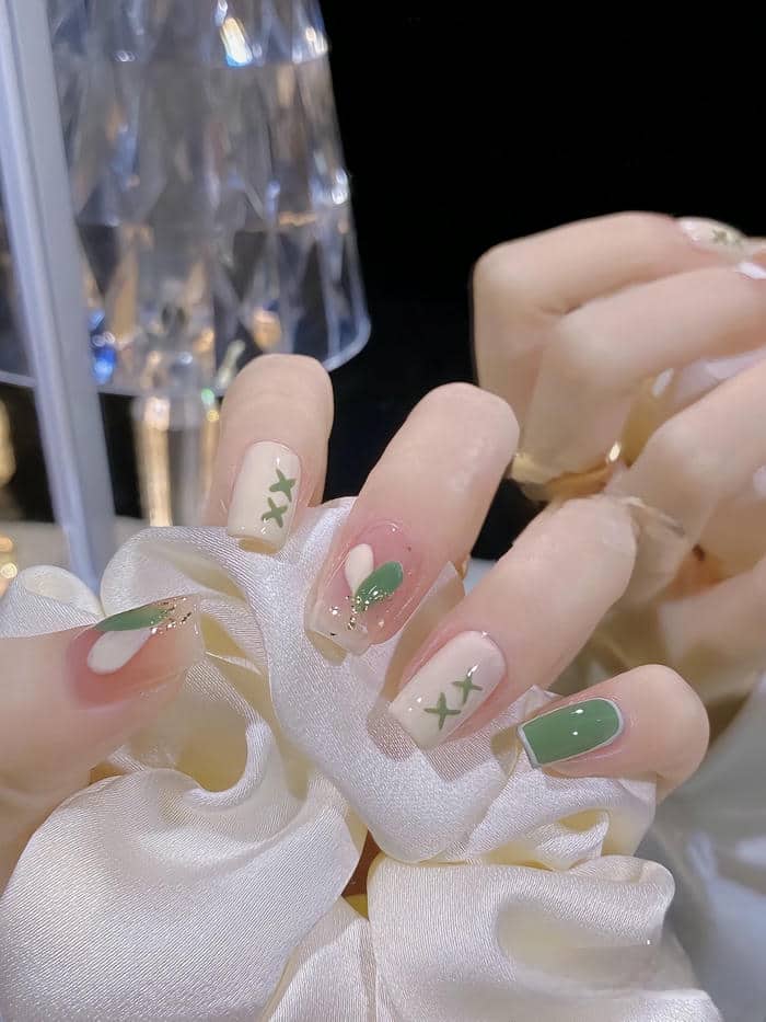 nail móng ngắn màu xanh lá