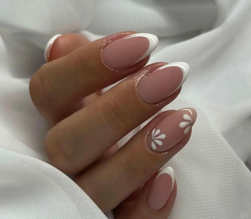 nail sơn đầu móng vẽ hoa