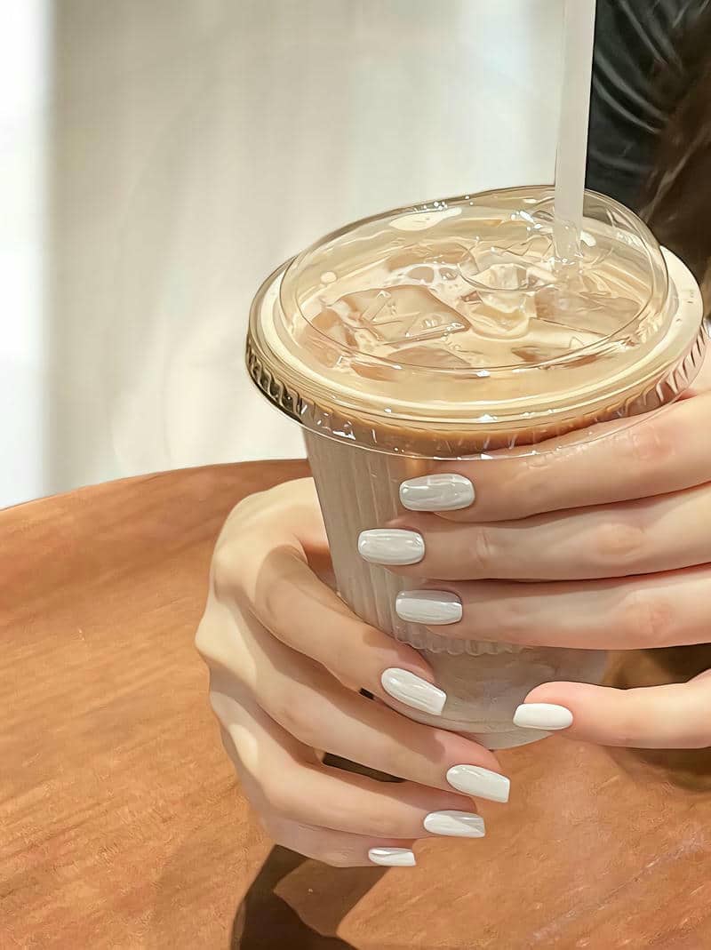 nail trắng hồng