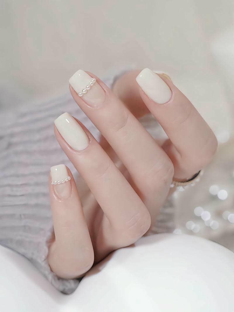 nail trắng ngọc trai