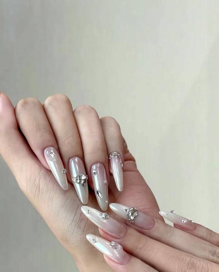 nail trắng ngọc trai