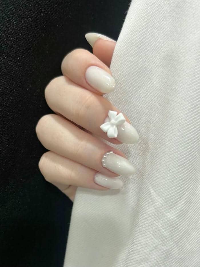 nail trắng nhẹ nhàng