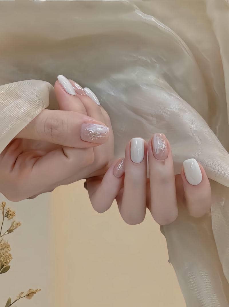 nail trắng ombre