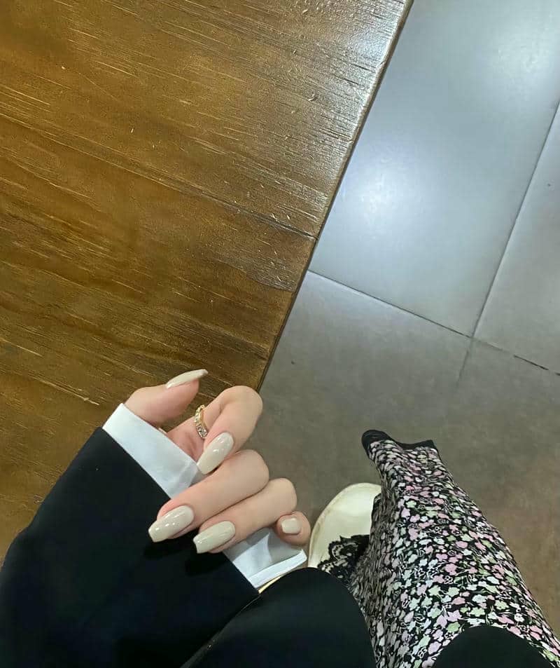 nail trắng sữa đơn giản
