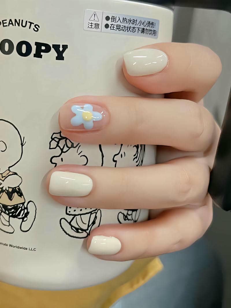 nail trắng vẽ cute