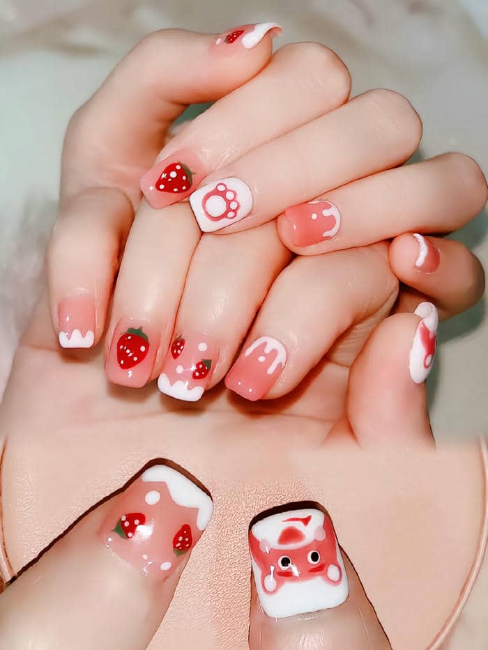 nail vẽ gấu dâu cute, đáng yêu
