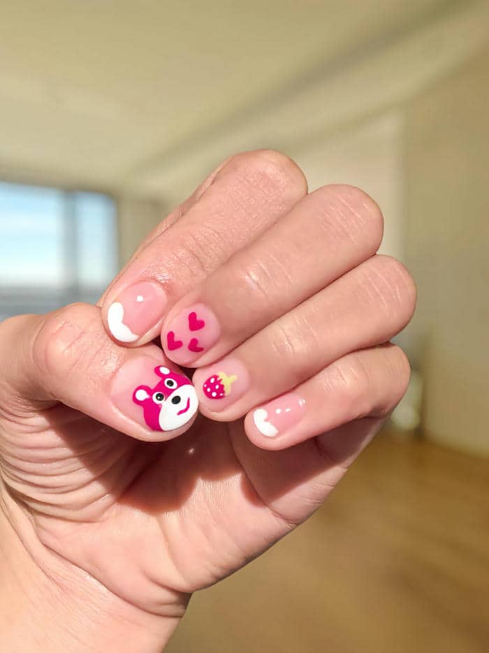 nail vẽ gấu dâu cute