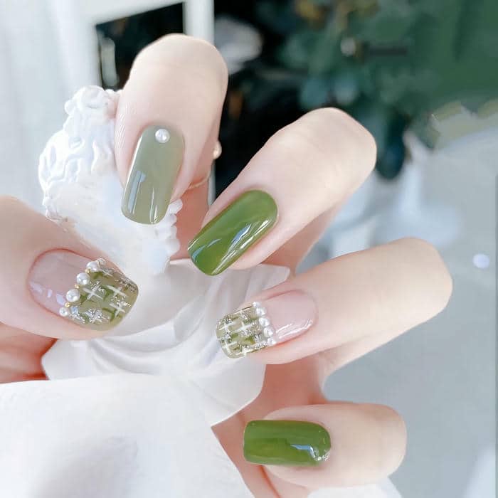 nail xanh lá đậm